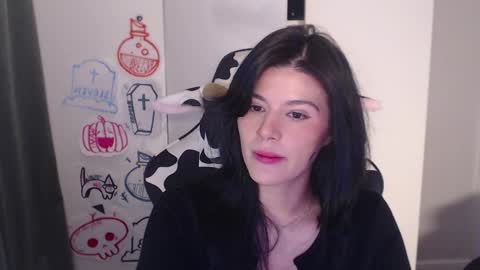 cassiealvarez online show from 10/17/25, 10:23