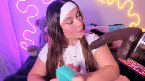 Snapshot of cassiebigass_ chatting on 09/21/25, 10:50 Bela igzaii9r online show from 09/21/25, 10:50