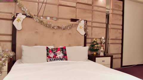 Cassie online show from 12/25/24, 07:34