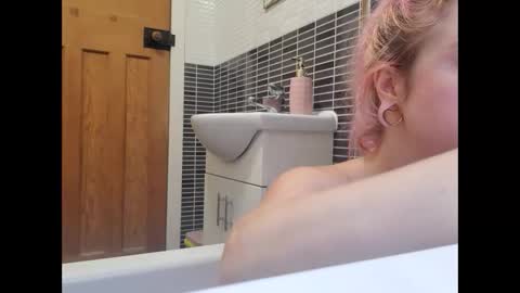 Cassie online show from 02/12/26, 08:53