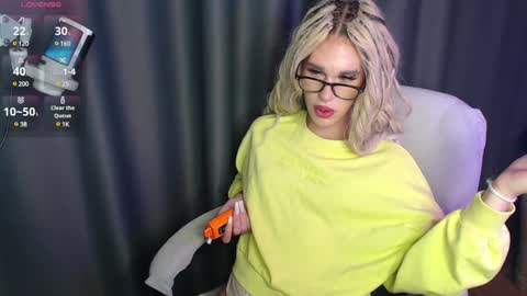 Snapshot of cassiemich chatting on 01/14/25, 07:53 Cassie online show from 01/14/25, 07:53