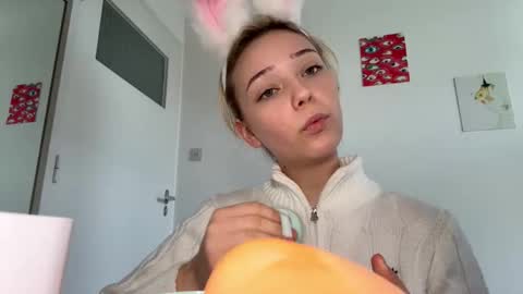 Olivia online show from 03/06/26, 10:01