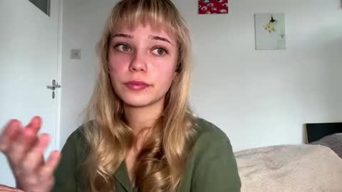 Olivia online show from 04/01/26, 03:42