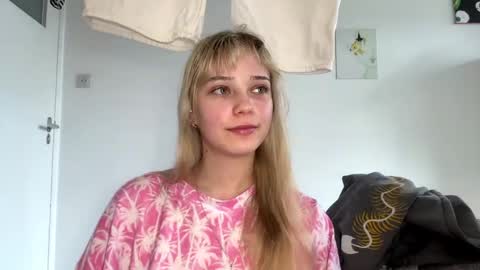 Olivia online show from 04/02/26, 03:42