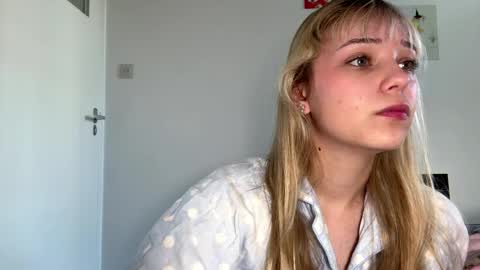 Olivia online show from 04/09/26, 07:25