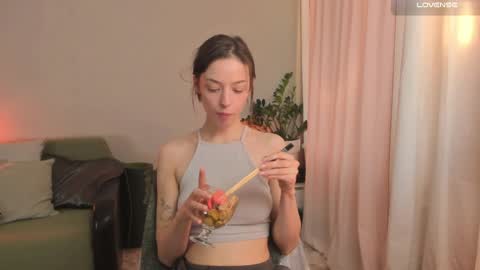 Snapshot of cassisland chatting on 12/29/24, 10:34 cassandra online show from 12/29/24, 10:34