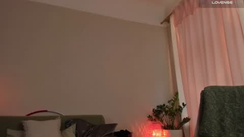 Snapshot of cassisland chatting on 01/07/25, 08:45 cassandra online show from 01/07/25, 08:45