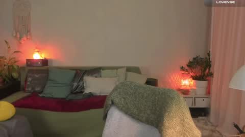 Snapshot of cassisland chatting on 01/23/25, 04:48 cassandra online show from 01/23/25, 04:48