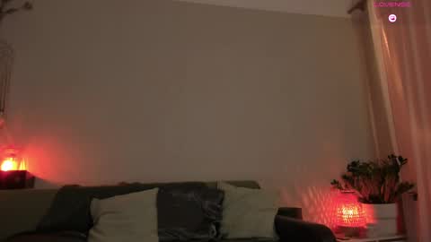 Snapshot of cassisland chatting on 02/13/25, 10:22 cassandra online show from 02/13/25, 10:22