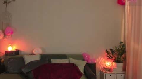 Snapshot of cassisland chatting on 02/18/25, 11:08 cassandra online show from 02/18/25, 11:08