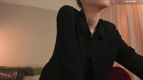 Snapshot of cassisland chatting on 03/09/25, 08:42 cassandra online show from 03/09/25, 08:42