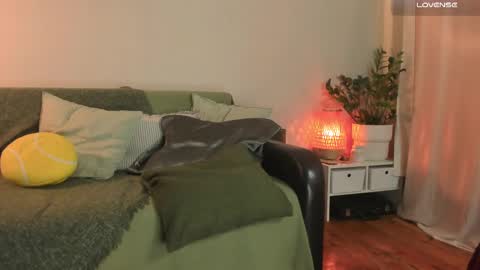 Snapshot of cassisland chatting on 03/12/25, 10:07 cassandra online show from 03/12/25, 10:07