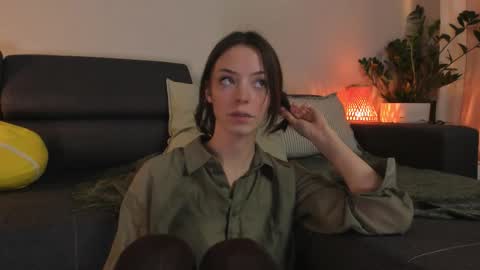 Snapshot of cassisland chatting on 09/29/25, 06:13 cassandra online show from 09/29/25, 06:13