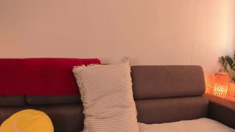 Snapshot of cassisland chatting on 10/20/25, 12:05 cassandra online show from 10/20/25, 12:05