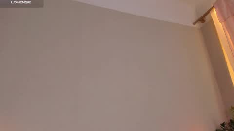 Snapshot of cassisland chatting on 11/21/25, 12:43 cassandra online show from 11/21/25, 12:43