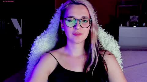 Snapshot of cassy_moore chatting on 01/09/25, 09:26 Ellie online show from 01/09/25, 09:26