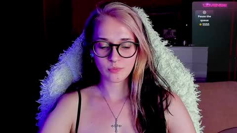 Snapshot of cassy_moore chatting on 01/11/25, 09:46 Ellie online show from 01/11/25, 09:46