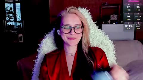 Snapshot of cassy_moore chatting on 03/06/25, 06:52 Ellie online show from 03/06/25, 06:52