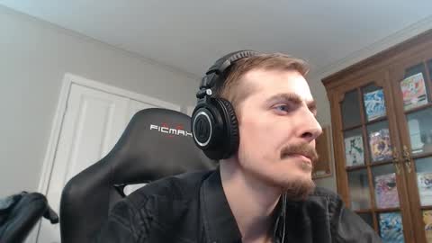 Snapshot of casuallycorrupt chatting on 11/09/25, 02:32 casuallycorrupt online show from 11/09/25, 02:32