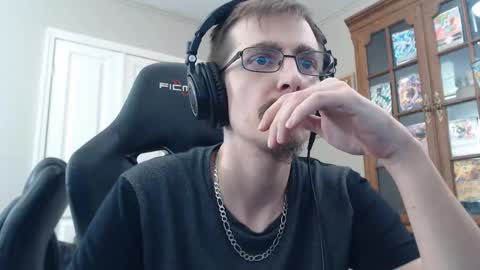 Snapshot of casuallycorrupt chatting on 11/15/25, 01:25 casuallycorrupt online show from 11/15/25, 01:25