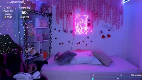 Snapshot of cat_kitty18 chatting on 03/11/25, 06:52 Lorena Saenz online show from 03/11/25, 06:52