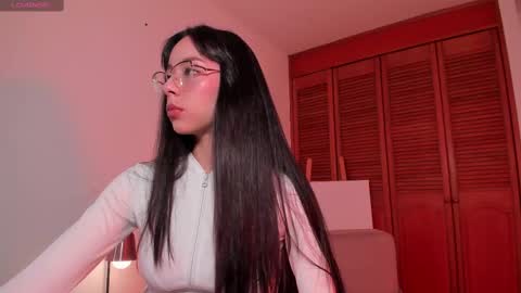 Snapshot of cat_loren chatting on 02/22/25, 09:37 Loren online show from 02/22/25, 09:37