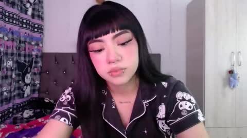 Mila online show from 04/28/26, 06:51