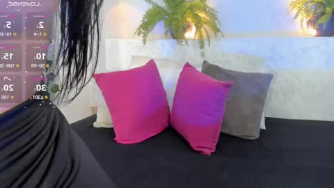 cata_gil1 online show from 10/28/25, 08:44