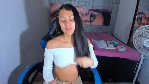 Snapshot of catalehia_milk chatting on 09/14/25, 04:00 C A T A L E H I A online show from 09/14/25, 04:00