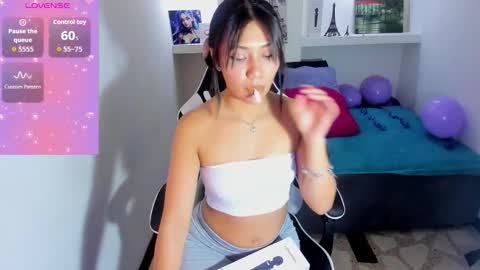 Snapshot of catalehia_milk chatting on 10/01/25, 08:26 C A T A L E H I A online show from 10/01/25, 08:26