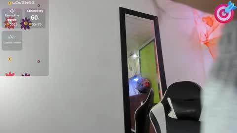 Snapshot of catalehia_milk chatting on 10/31/25, 11:44 C A T A L E H I A online show from 10/31/25, 11:44