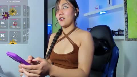 Snapshot of catalehia_milk chatting on 11/11/25, 09:04 C A T A L E H I A online show from 11/11/25, 09:04