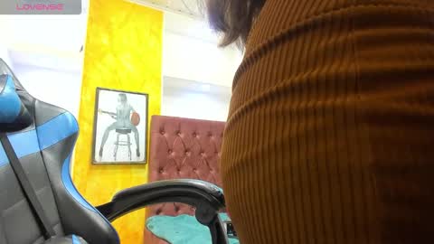 Snapshot of catalehia_milk chatting on 11/20/25, 07:46 C A T A L E H I A online show from 11/20/25, 07:46