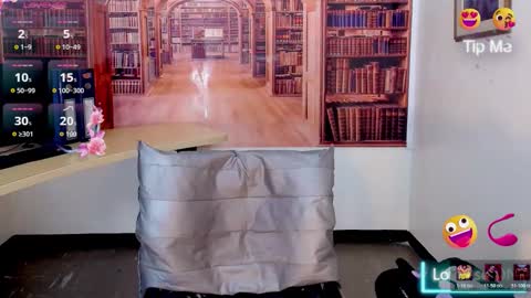 Queen Catalella online show from 12/18/25, 03:23