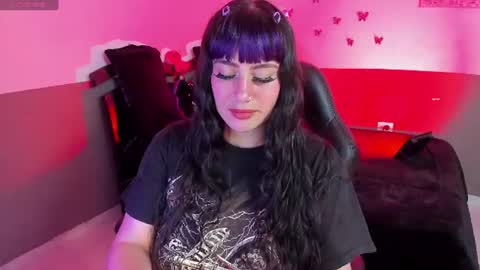 LUU online show from 06/20/26, 02:58