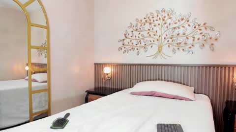 Cataleya  online show from 10/08/25, 02:31