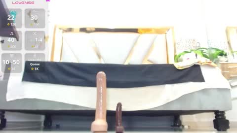 Snapshot of catalillina_love1 chatting on 02/12/25, 11:51 Cata online show from 02/12/25, 11:51