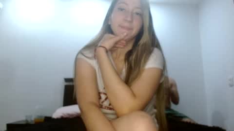 Snapshot of catalina764530197 chatting on 08/08/26, 02:25 Catalina online show from 08/08/26, 02:25