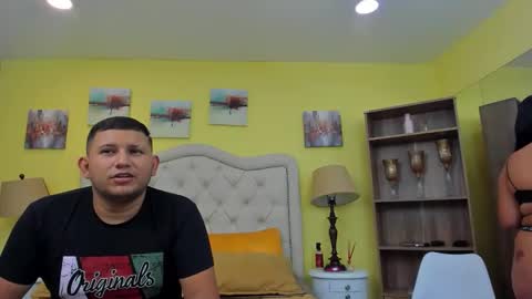 Jhon and Catalina online show from 10/17/25, 02:59