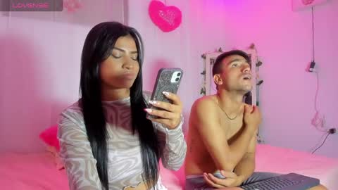 Snapshot of catalina_and_roger chatting on 02/06/25, 05:35 Cata y Roger online show from 02/06/25, 05:35