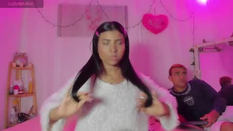 Snapshot of catalina_and_roger chatting on 03/09/25, 04:27 Cata y Roger online show from 03/09/25, 04:27