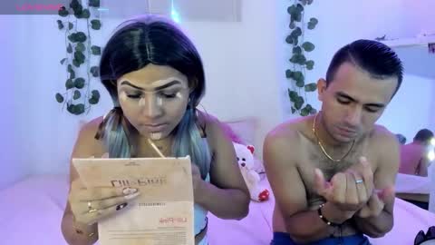 Snapshot of catalina_and_roger chatting on 10/13/25, 02:28 Cata y Roger online show from 10/13/25, 02:28