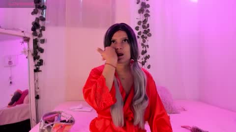 Snapshot of catalina_and_roger chatting on 11/09/25, 03:10 Cata y Roger online show from 11/09/25, 03:10