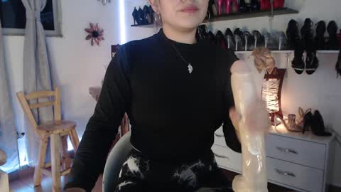 Snapshot of catalina_bruce2 chatting on 01/11/25, 07:28 Catalina bruce2 online show from 01/11/25, 07:28