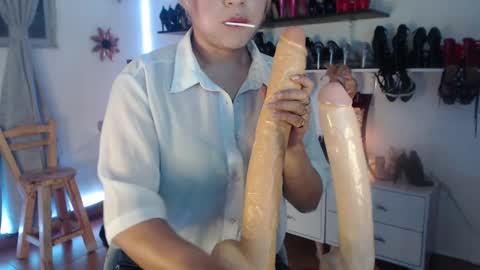 Snapshot of catalina_bruce2 chatting on 01/18/25, 04:37 Catalina bruce2 online show from 01/18/25, 04:37