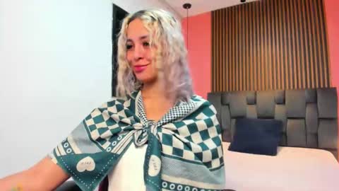 Catalina online show from 12/01/25, 12:32