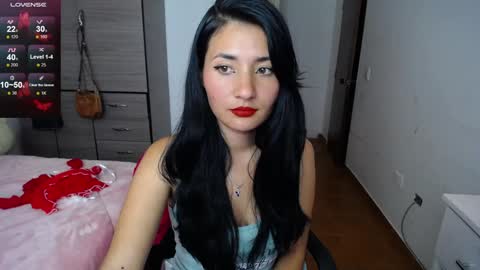 Snapshot of catalinahounn chatting on 12/30/24, 04:19 catalinahounn online show from 12/30/24, 04:19