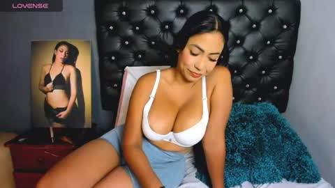 Snapshot of catalinamuss_ chatting on 05/12/26, 05:54 Catalina online show from 05/12/26, 05:54