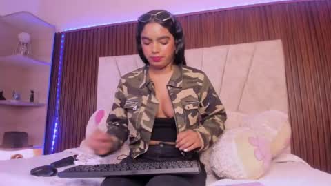 catalleya_f online show from 05/01/26, 08:02