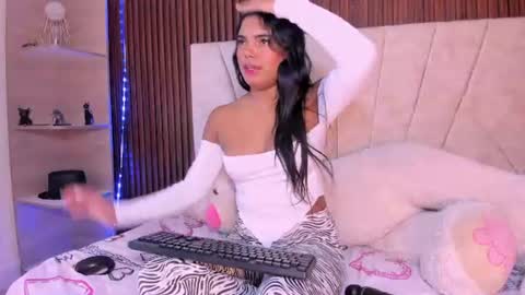 Snapshot of catalleya_f chatting on 06/21/26, 08:00 catalleya_f online show from 06/21/26, 08:00